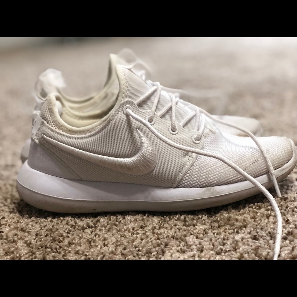 Women’s White Nike Tennis Shoes size 6.5